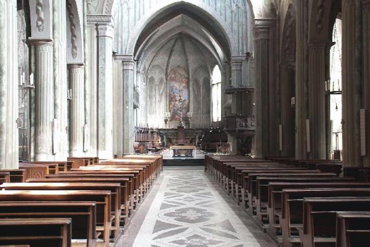 L'interno del Duomo di Biella