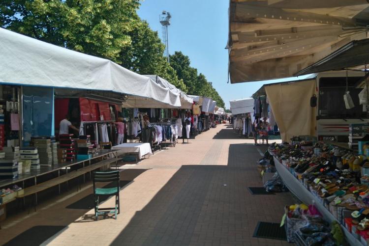 Il mercato di piazza Falcone