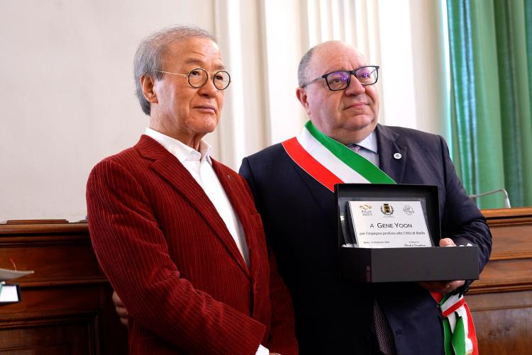 Il presidente di Fila Gene Yoon ricevuto in comune dal sindaco Corradino