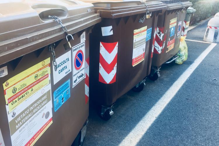 Contenitori condominiali per i rifiuti a Biella