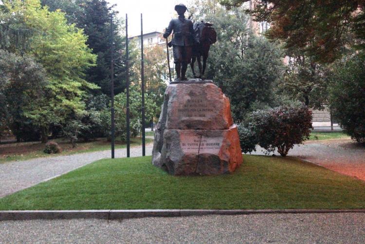 Il monumento ai caduti dei giardini Zumaglini appena restaurato