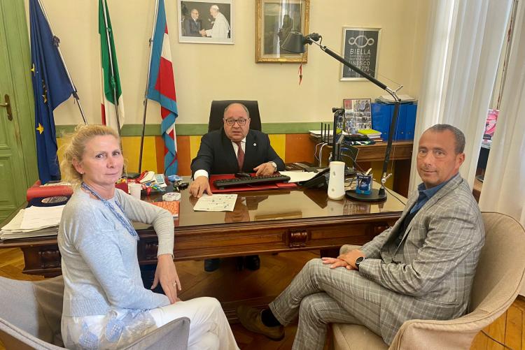 Il sindaco Corradino in riunione con i consiglieri Gallello e Topazzo