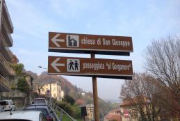 L'imbocco di via San Giuseppe in Riva