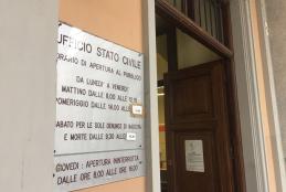 L'ingresso dell'ufficio di stato civile di via Battistero